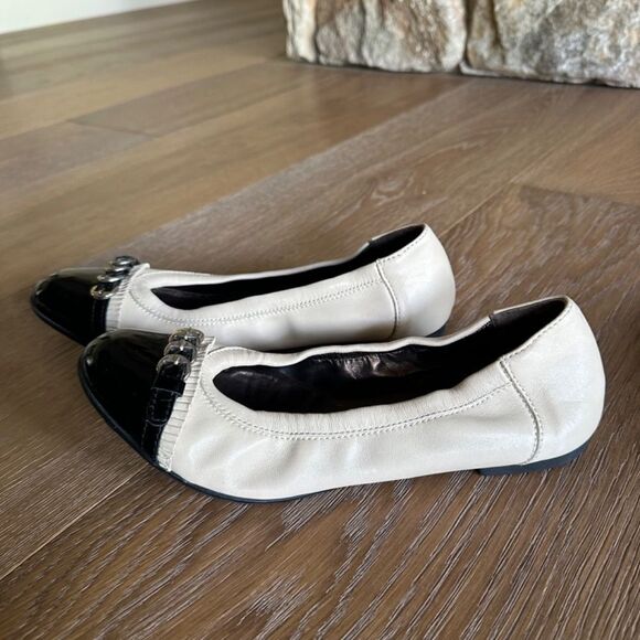 AGL Attilio Giusti Leombruni Cap Toe Ballet Slipper in Nero Beige/Coal - Picture 6 of 10